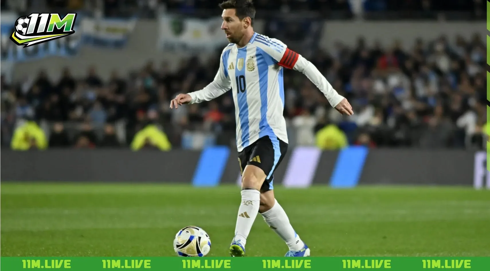 Tiền đạo c&aacute;nh phải