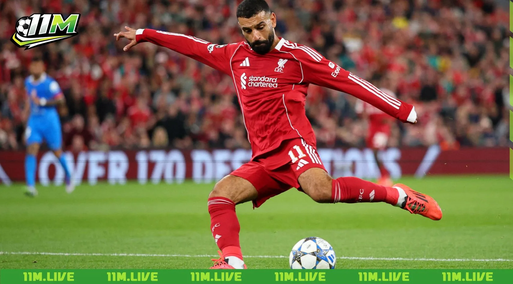 Tiền đạo c&aacute;nh phải