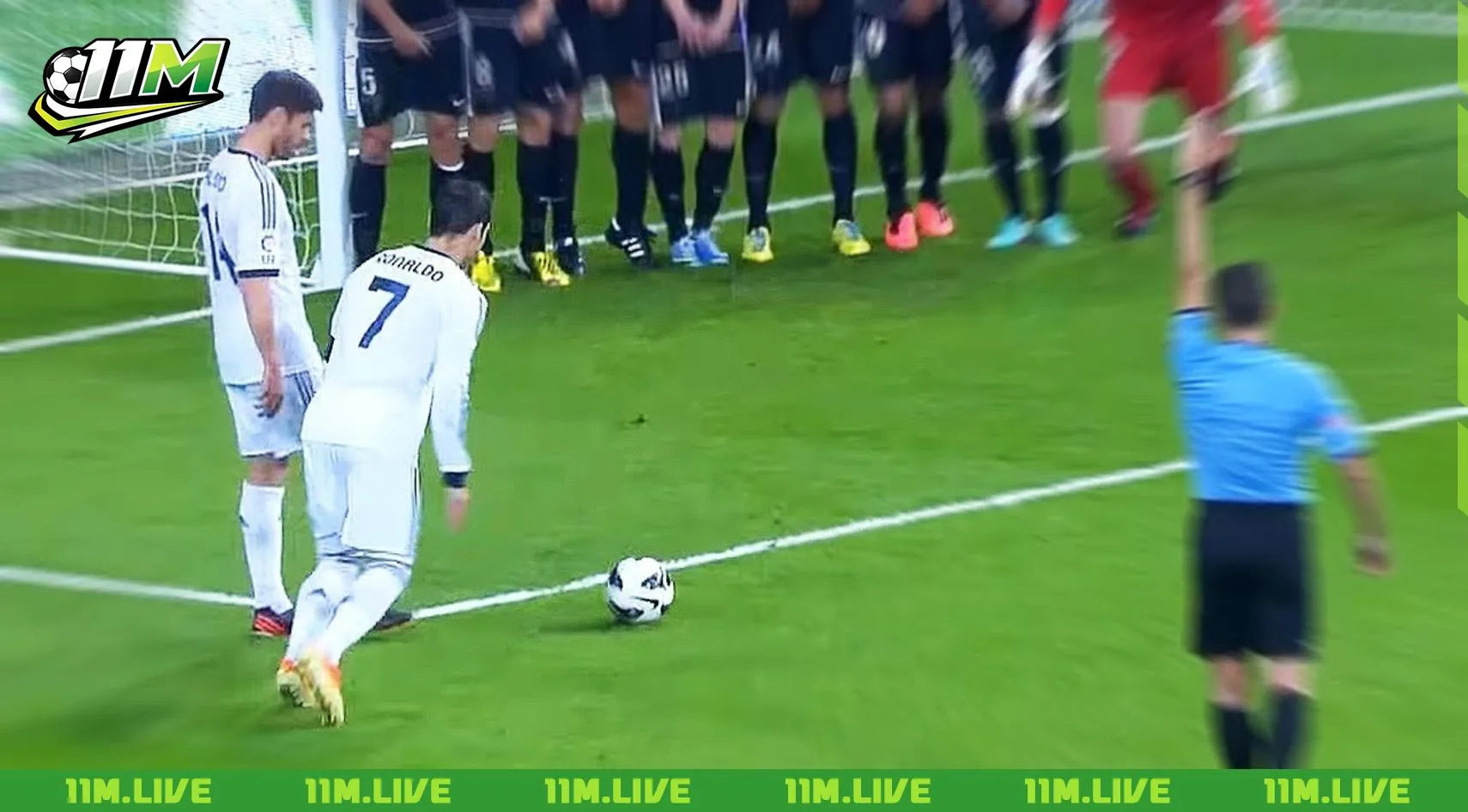 đ&aacute; phạt gi&aacute;n tiếp