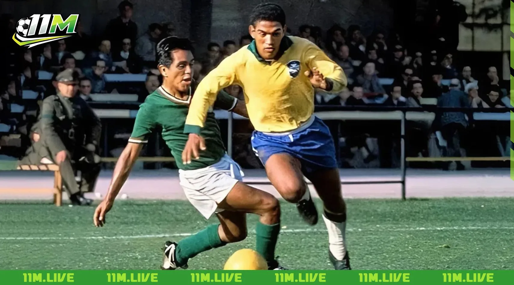 tiền vệ c&aacute;nh phải