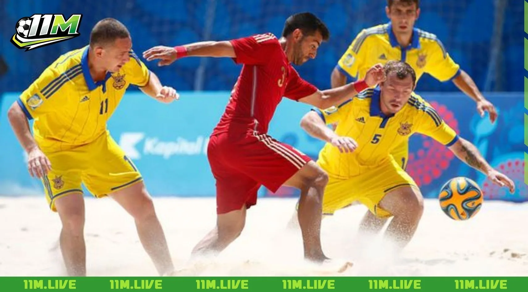 b&oacute;ng đ&aacute; b&atilde;i biển