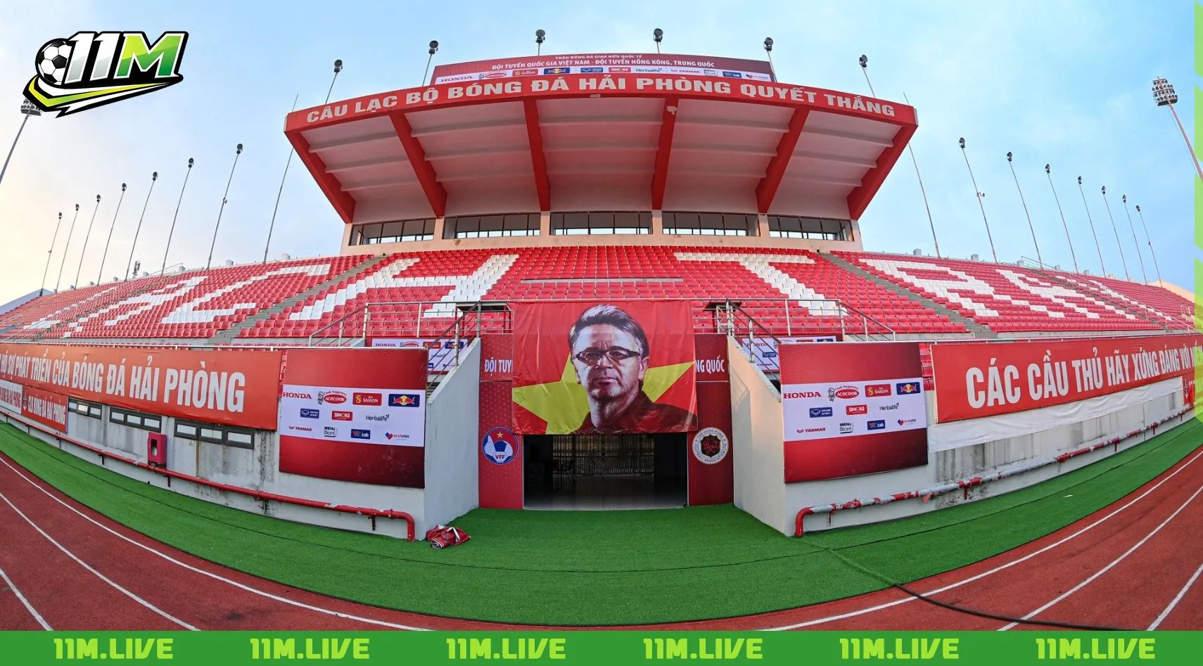 san van dong lach tray