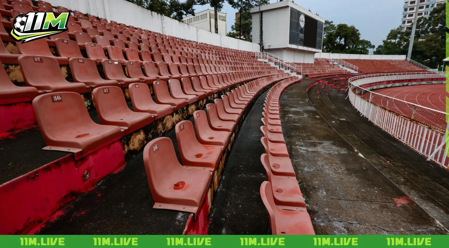 s&acirc;n vận động l&acirc;u đời nhất thế giới