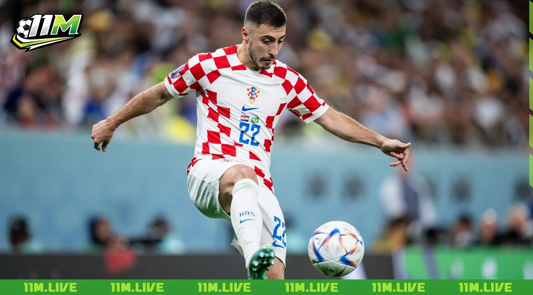 Khả năng phòng ngự chắc chắn giúp anh trở thành điểm tựa đáng tin cậy nơi hàng thủ