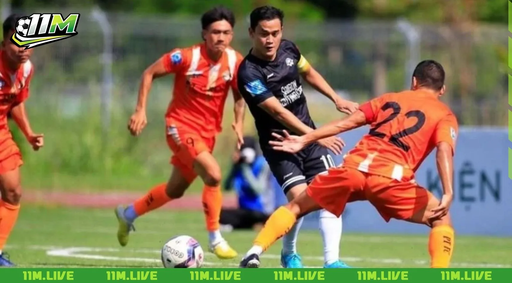 b&oacute;ng đ&aacute; phủi