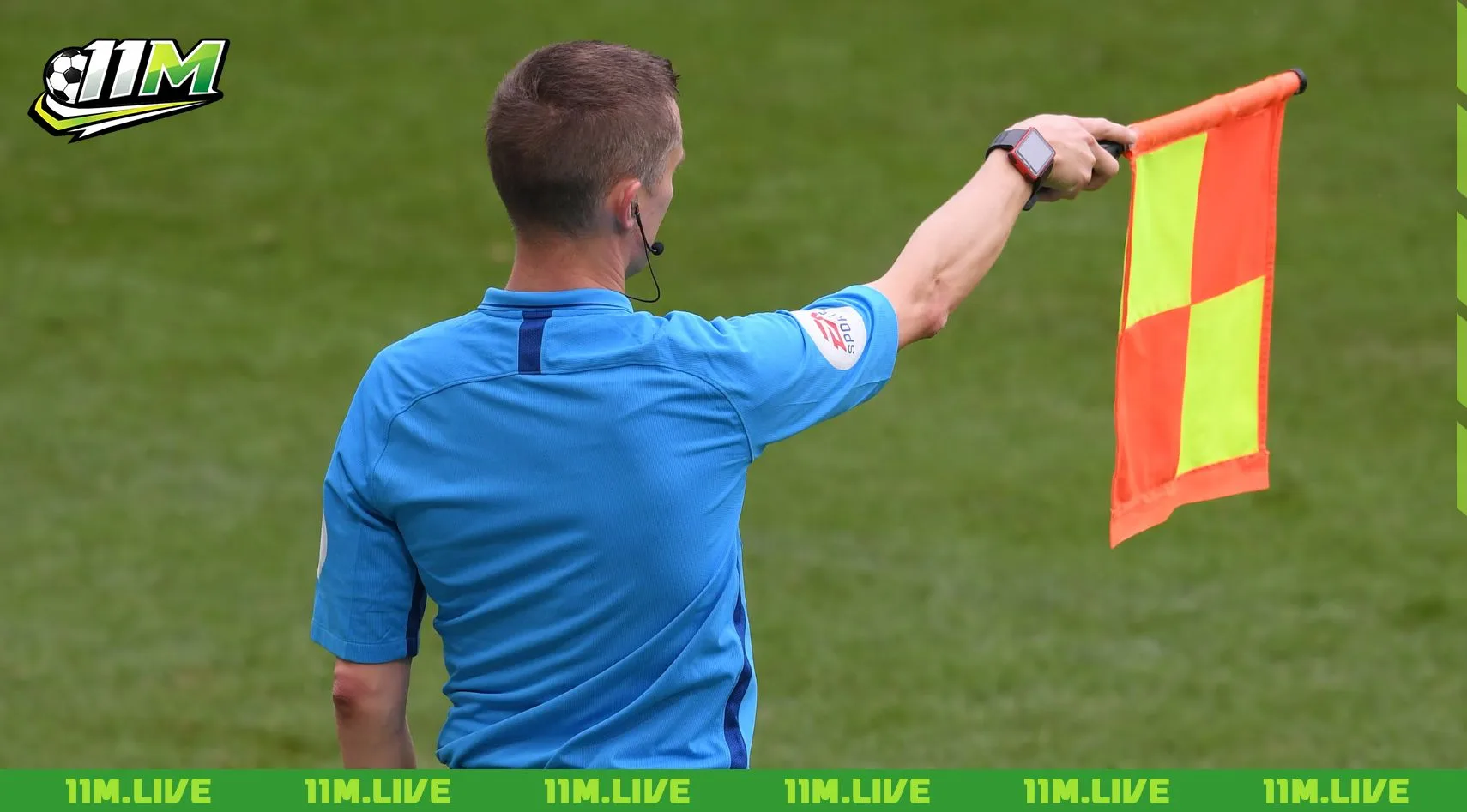 k&yacute; hiệu tay của trọng t&agrave;i b&oacute;ng đ&aacute;