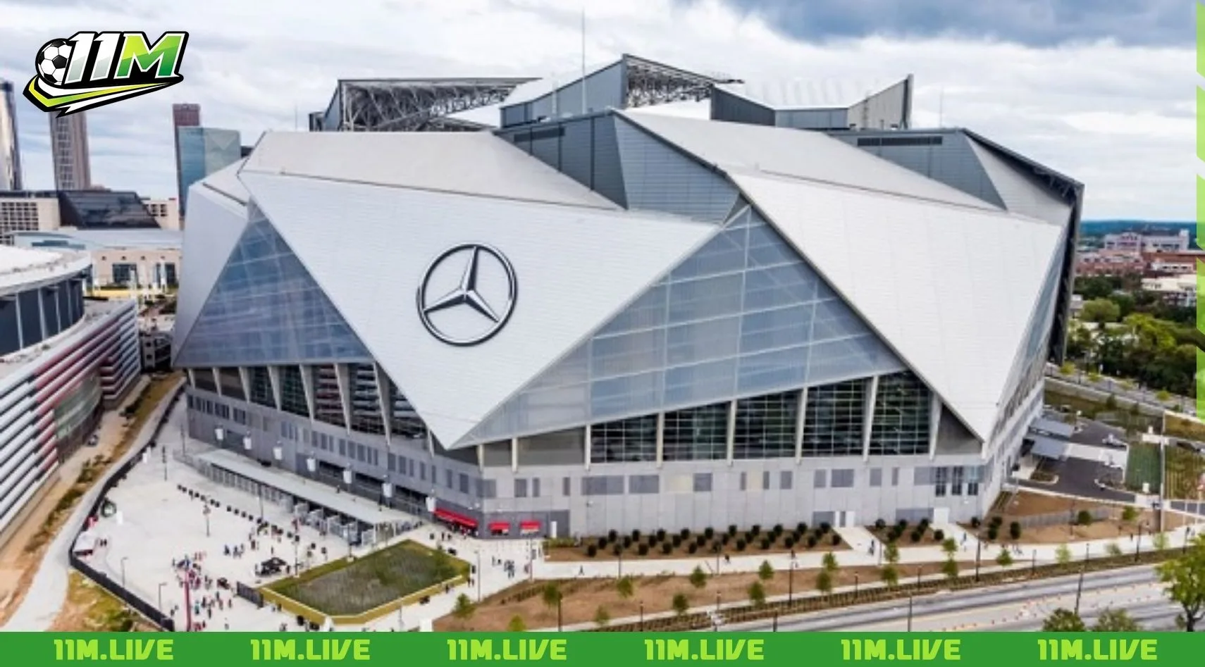 s&acirc;n vận động Mercedes-Benz